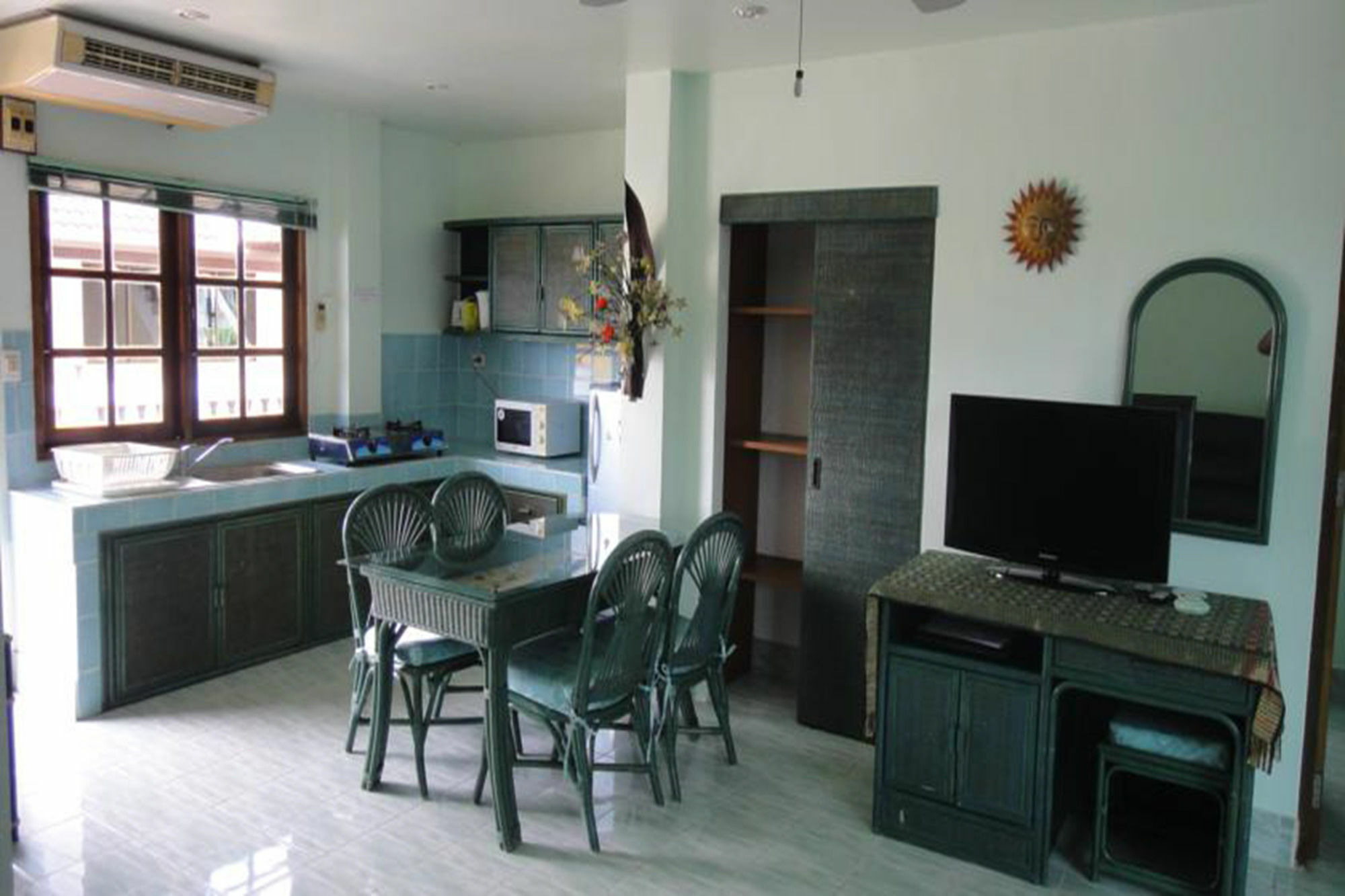 Patong Sunbeach Mansion Exterior photo