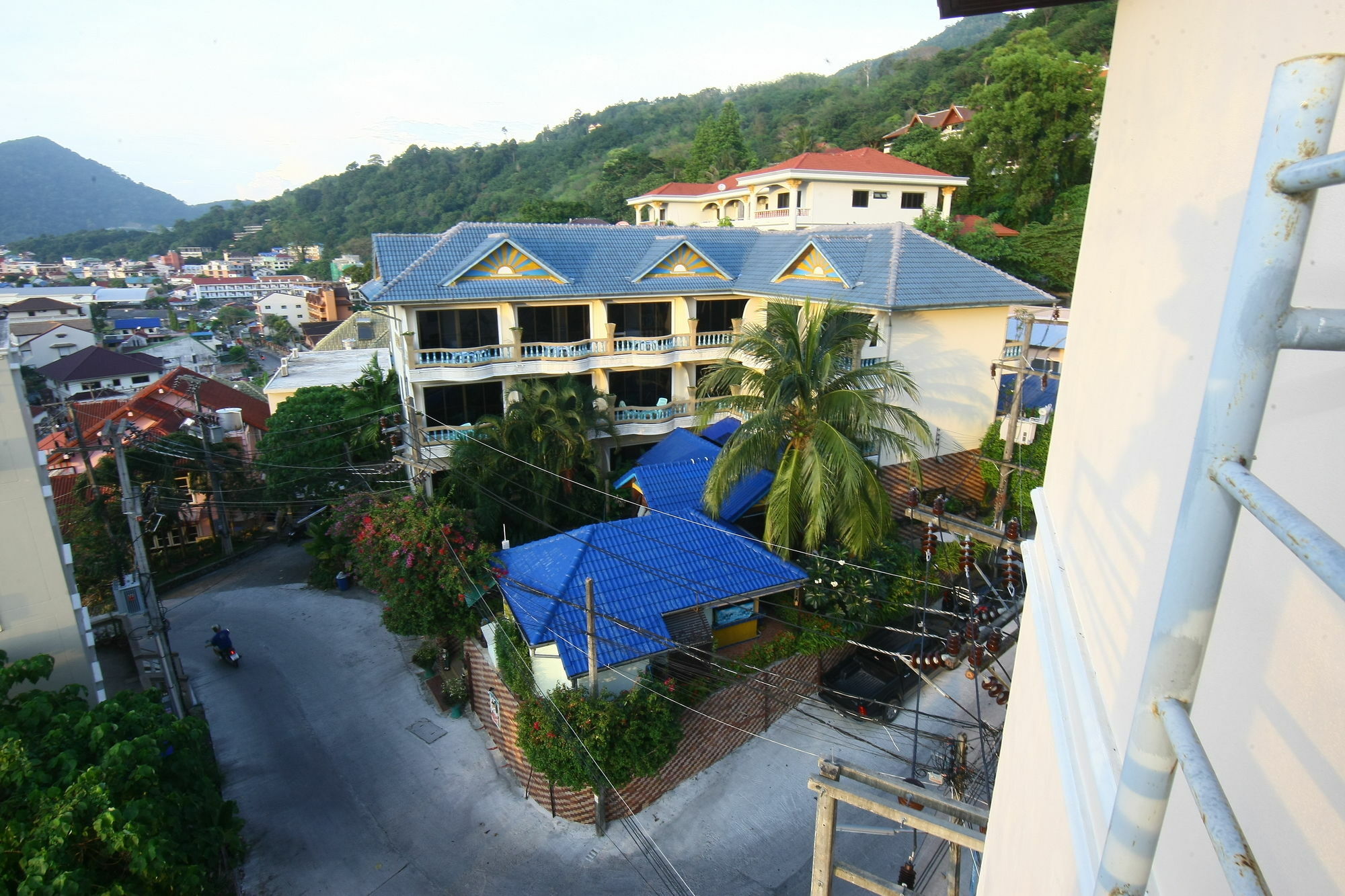Patong Sunbeach Mansion Exterior photo